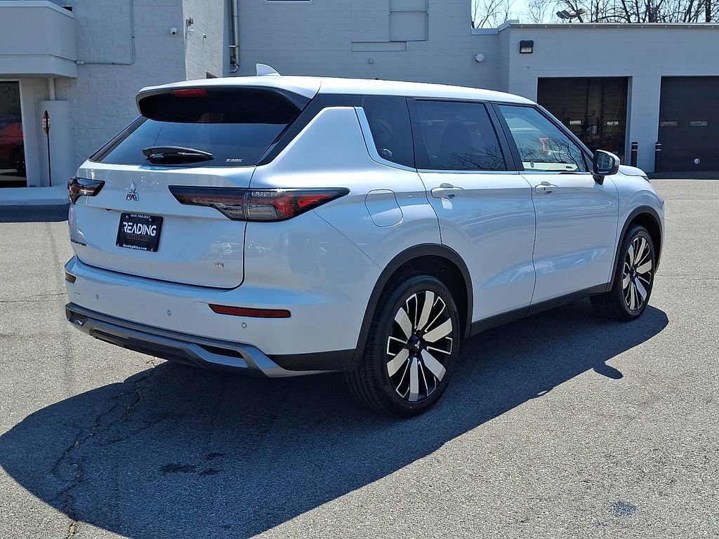 Used 2025 Mitsubishi Outlander SE AWD/4WD image 9