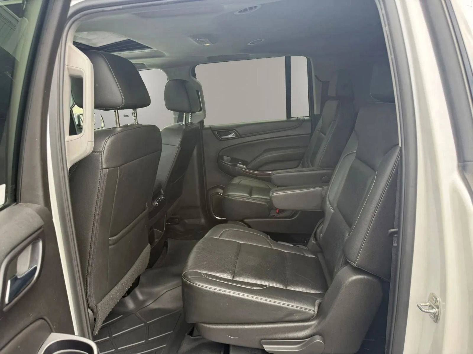 Used 2017 GMC Yukon XL SLT w/ Premium Edition AWD/4WD image 34