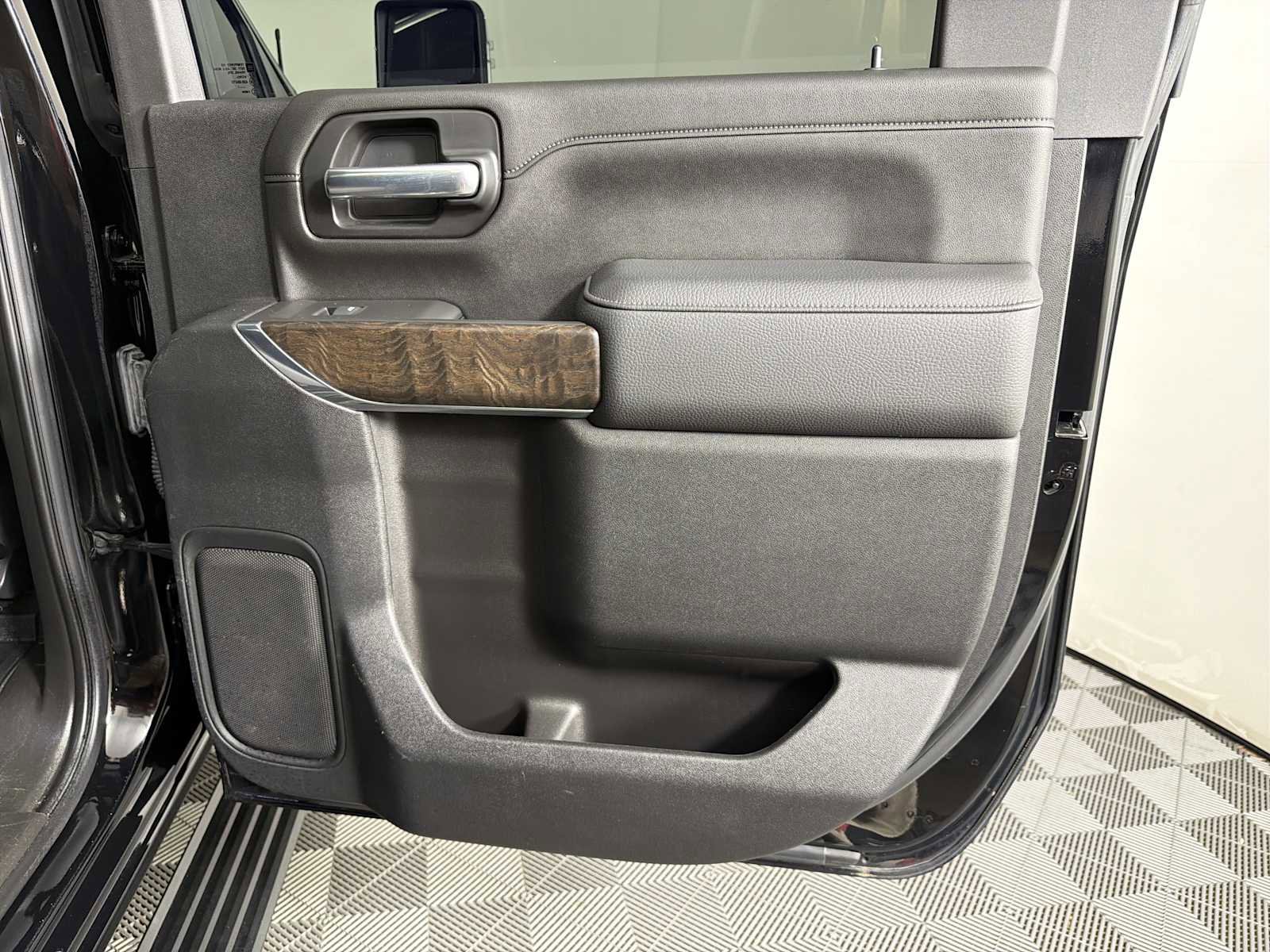 Used 2021 GMC Sierra 2500 Denali w/ Denali Ultimate Package image 16