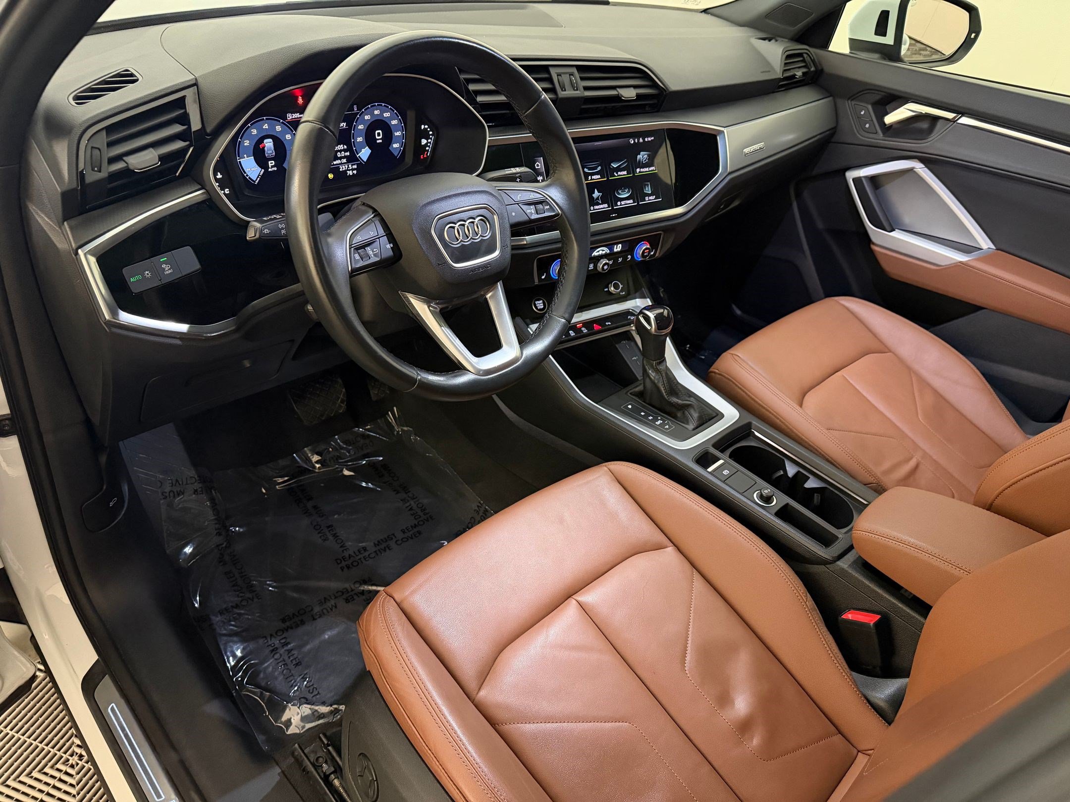Certified 2023 Audi Q3 2.0T Premium w/ Convenience Package AWD/4WD image 4