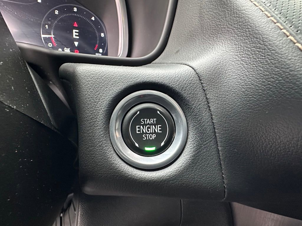 Used 2023 GMC Yukon AT4 w/ AT4 Premium Package AWD/4WD image 34