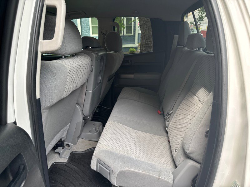 Used 2011 Toyota Tundra 4x4 Double Cab w/ Tow Pkg image 28