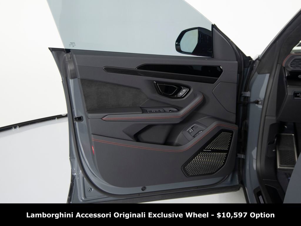 Used 2024 Lamborghini Urus S AWD/4WD image 11