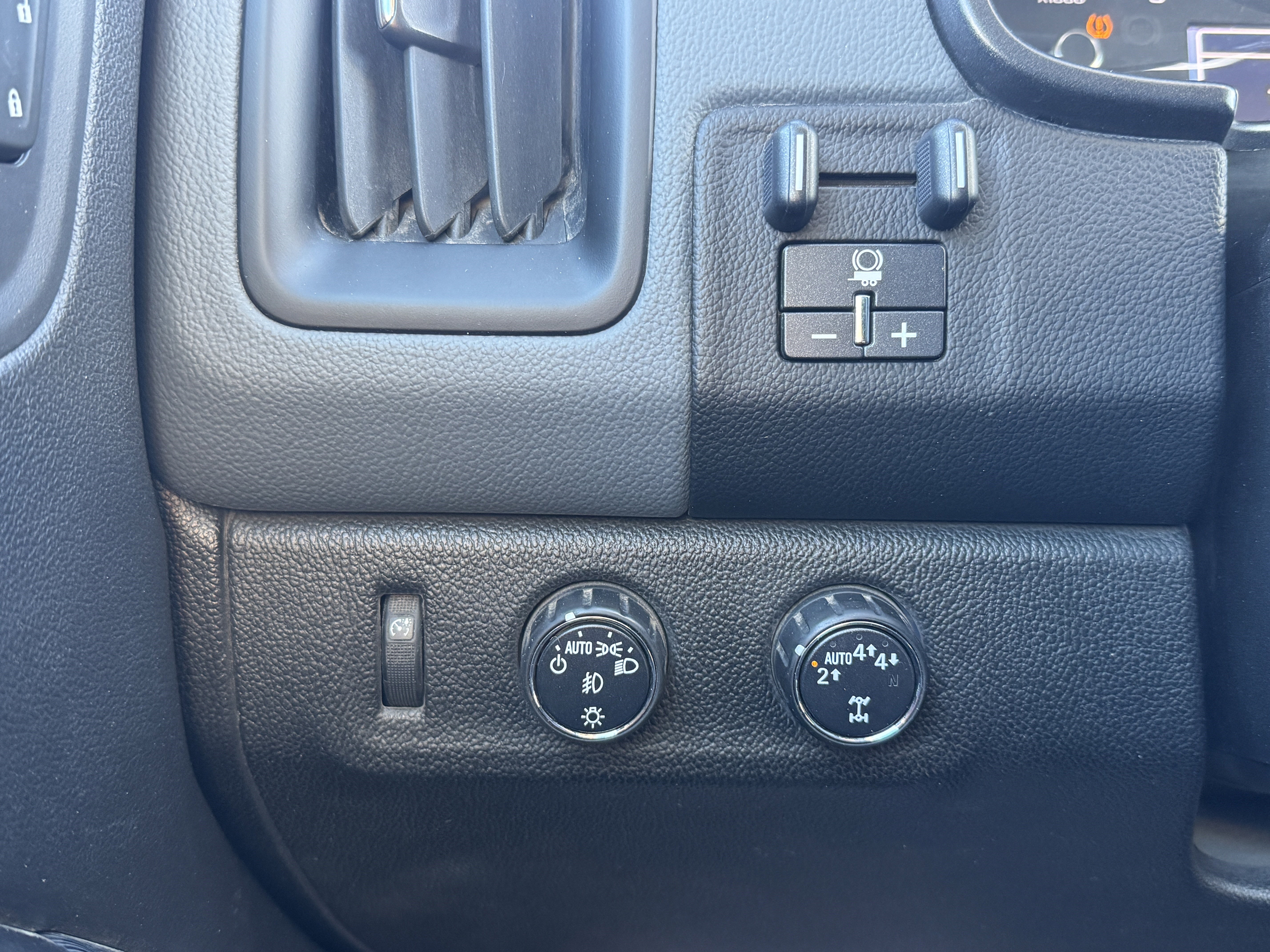 Used 2017 Chevrolet Colorado Z71 image 31