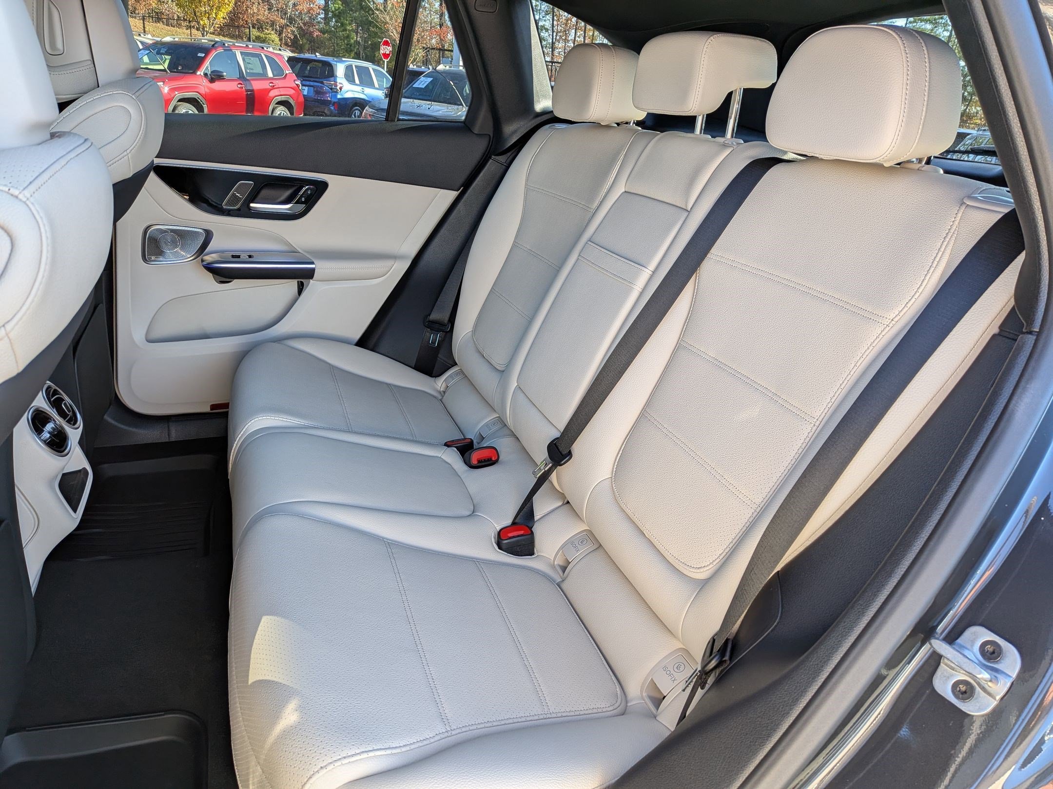 Used 2026 Mercedes-Benz GLC 300 4MATIC image 31