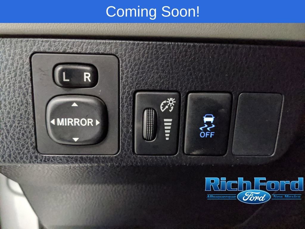 Used 2015 Toyota RAV4 LE image 20