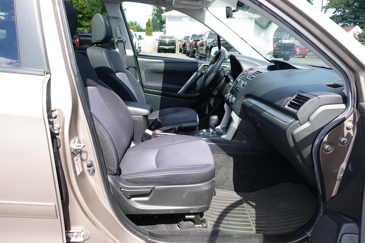 Used 2015 Subaru Forester 2.5i Premium w/ All-Weather Package AWD/4WD image 27