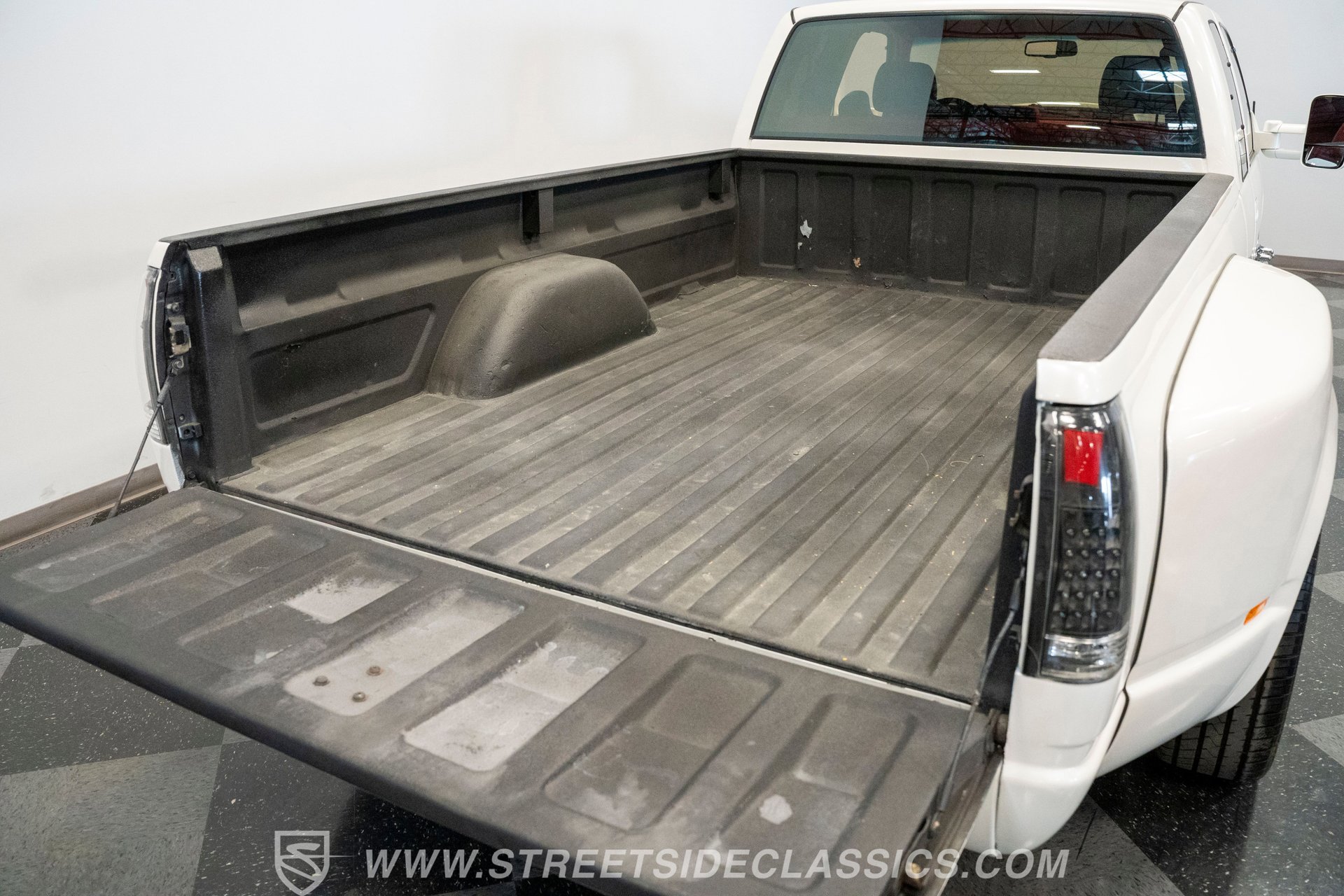 Used 1989 Chevrolet Silverado 3500 2WD Extended Cab image 13