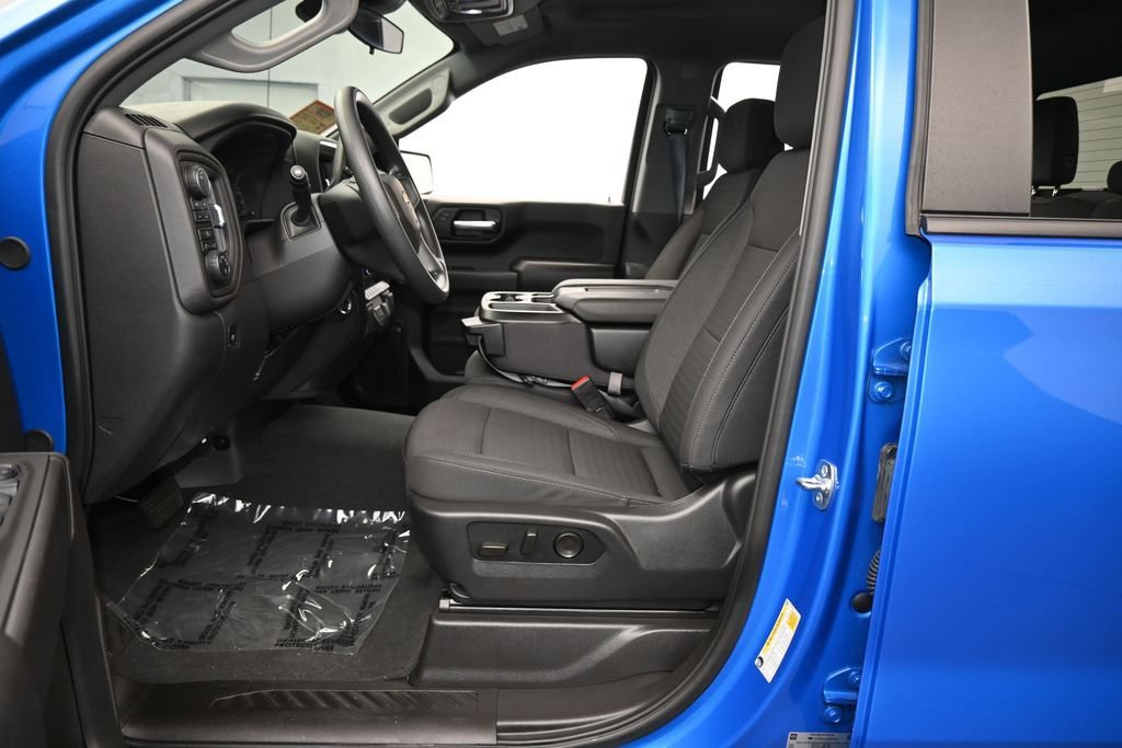 Used 2025 Chevrolet Silverado 1500 Custom w/ Turbomax Blackout Package AWD/4WD image 11