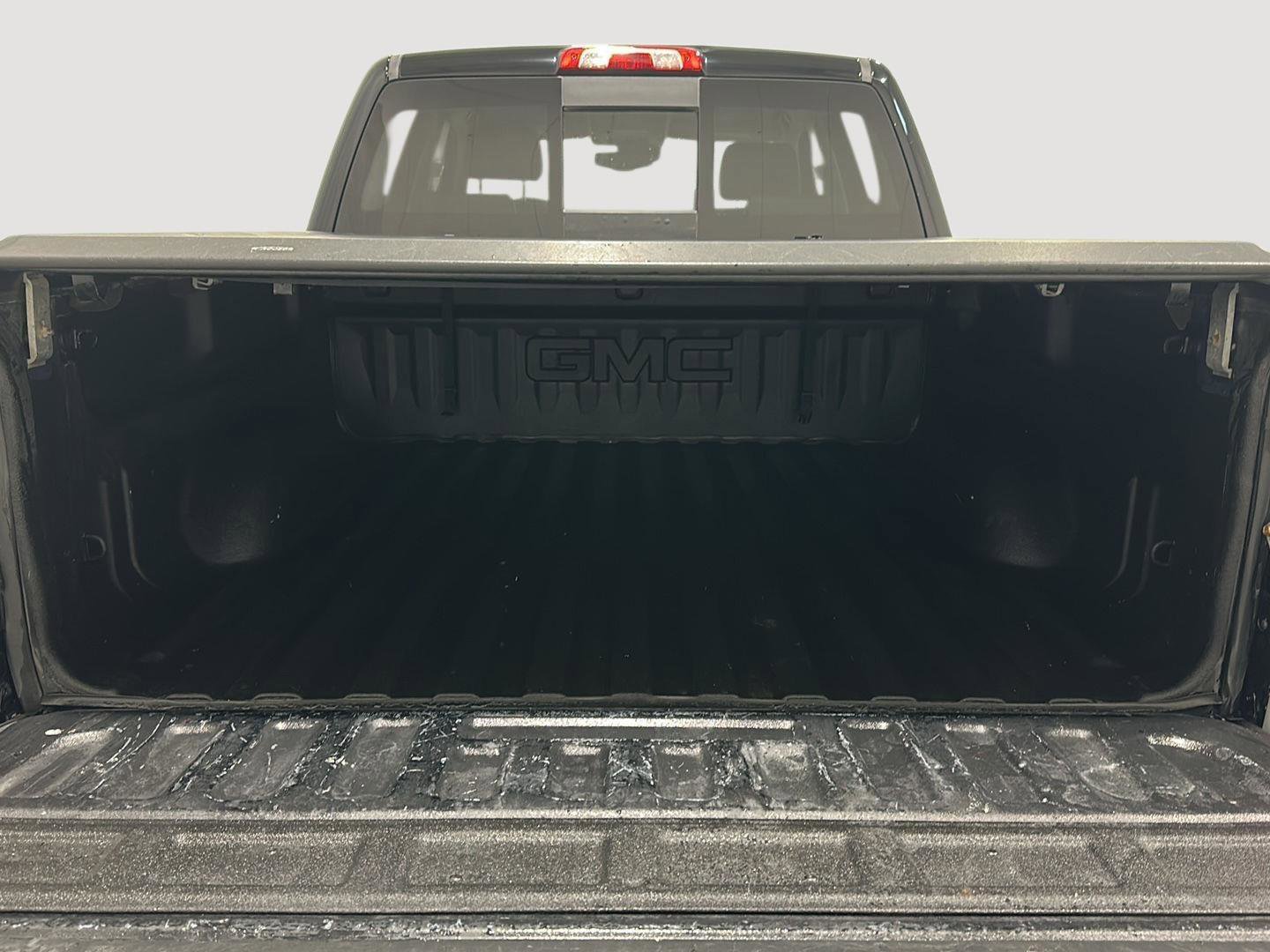 Used 2015 GMC Sierra 1500 SLT w/ SLT Crew Cab Value Package image 21