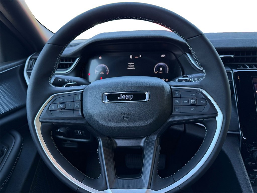New 2025 Jeep Grand Cherokee L Altitude image 12