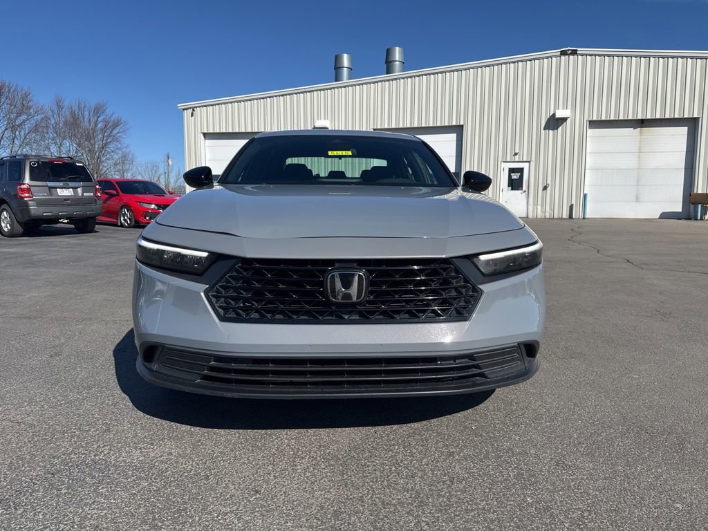 Used 2023 Honda Accord Sport image 2