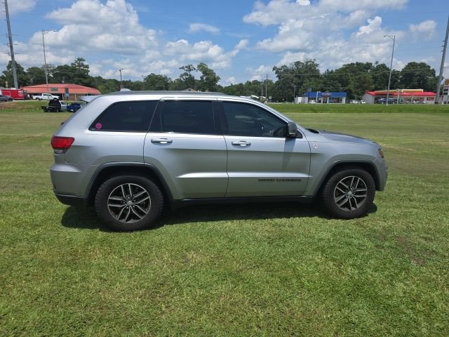 Used 2017 Jeep Grand Cherokee Trailhawk AWD/4WD image 9