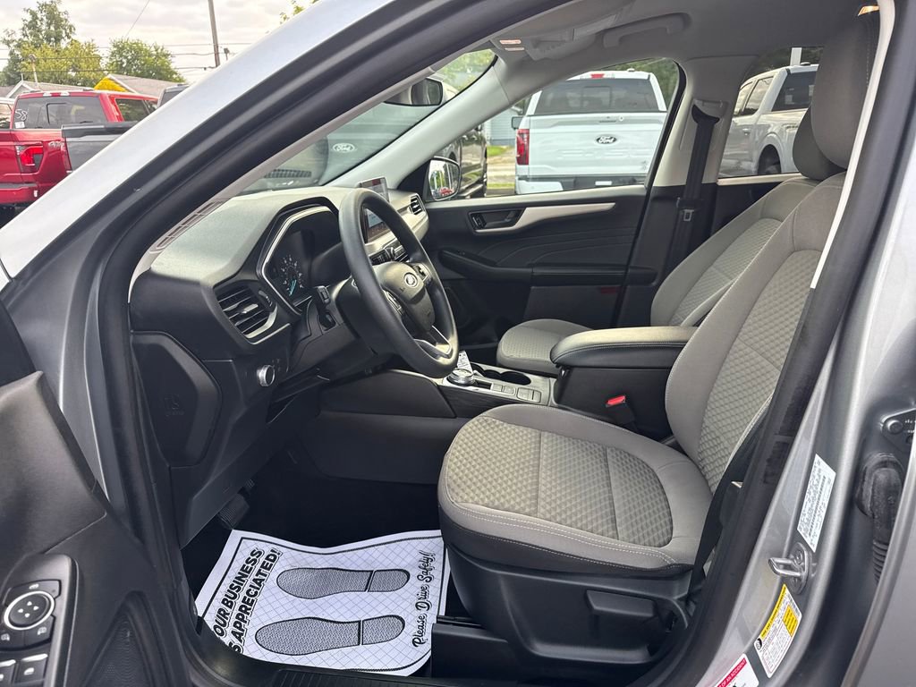 Used 2022 Ford Escape SE image 18