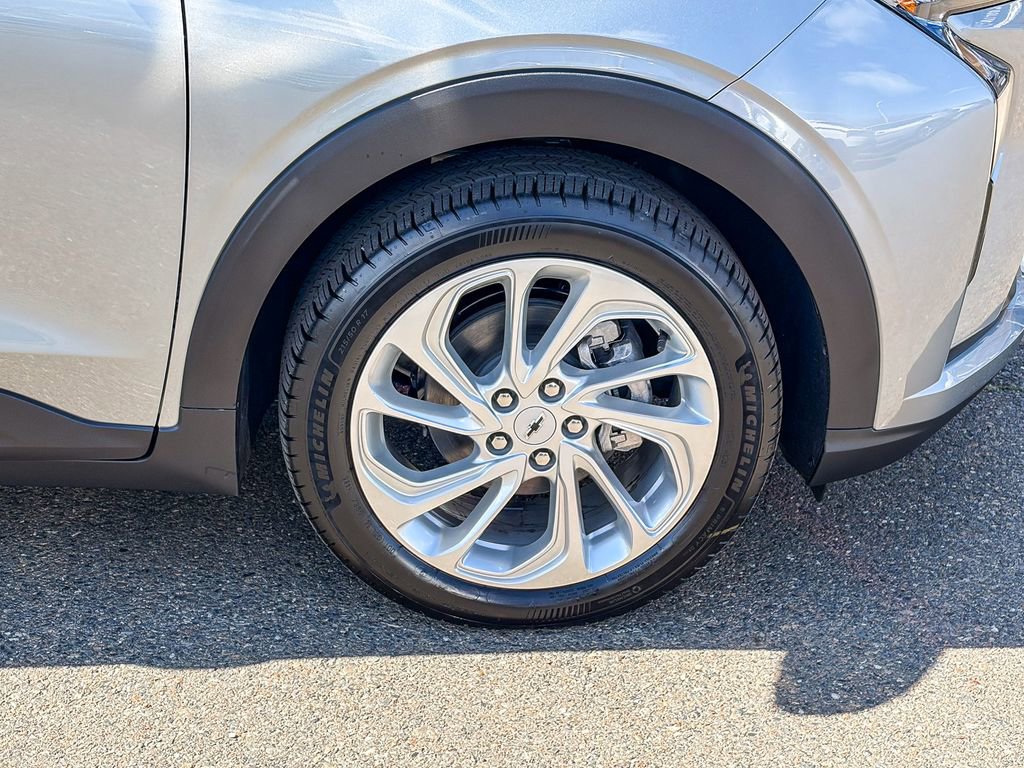 New 2027 Chevrolet Bolt LT w/ Comfort Package image 9