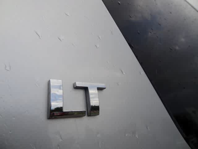 Used 2014 Chevrolet Suburban LT RWD image 30