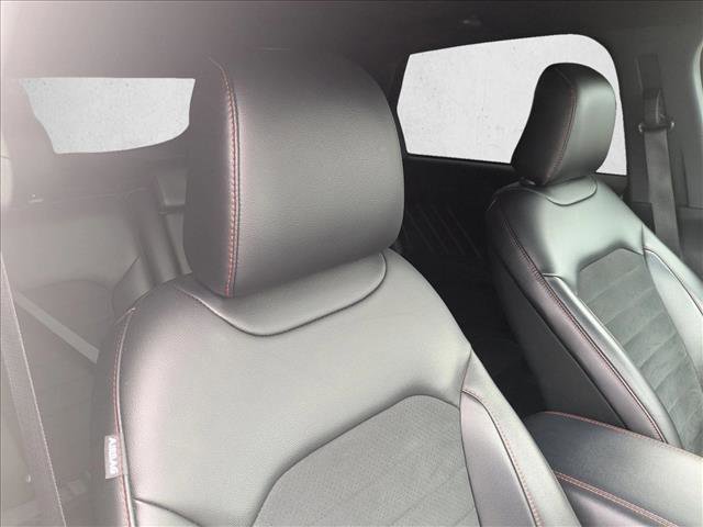 Used 2021 Ford Edge ST-Line image 19