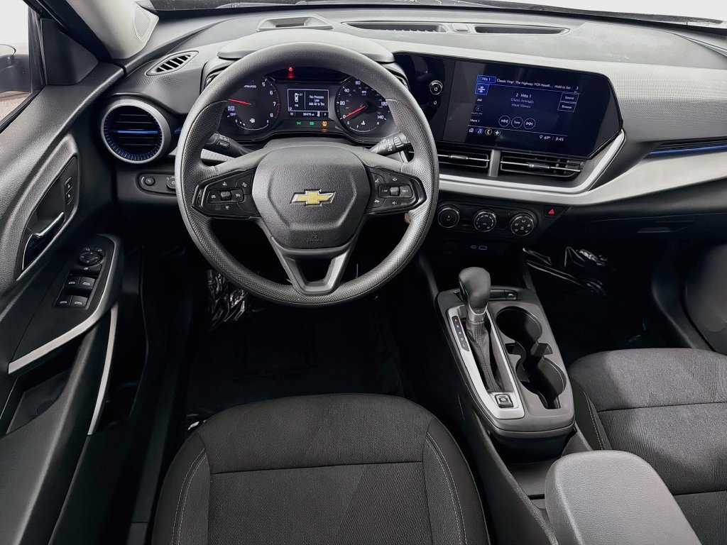 Used 2024 Chevrolet Trax LS FWD image 20