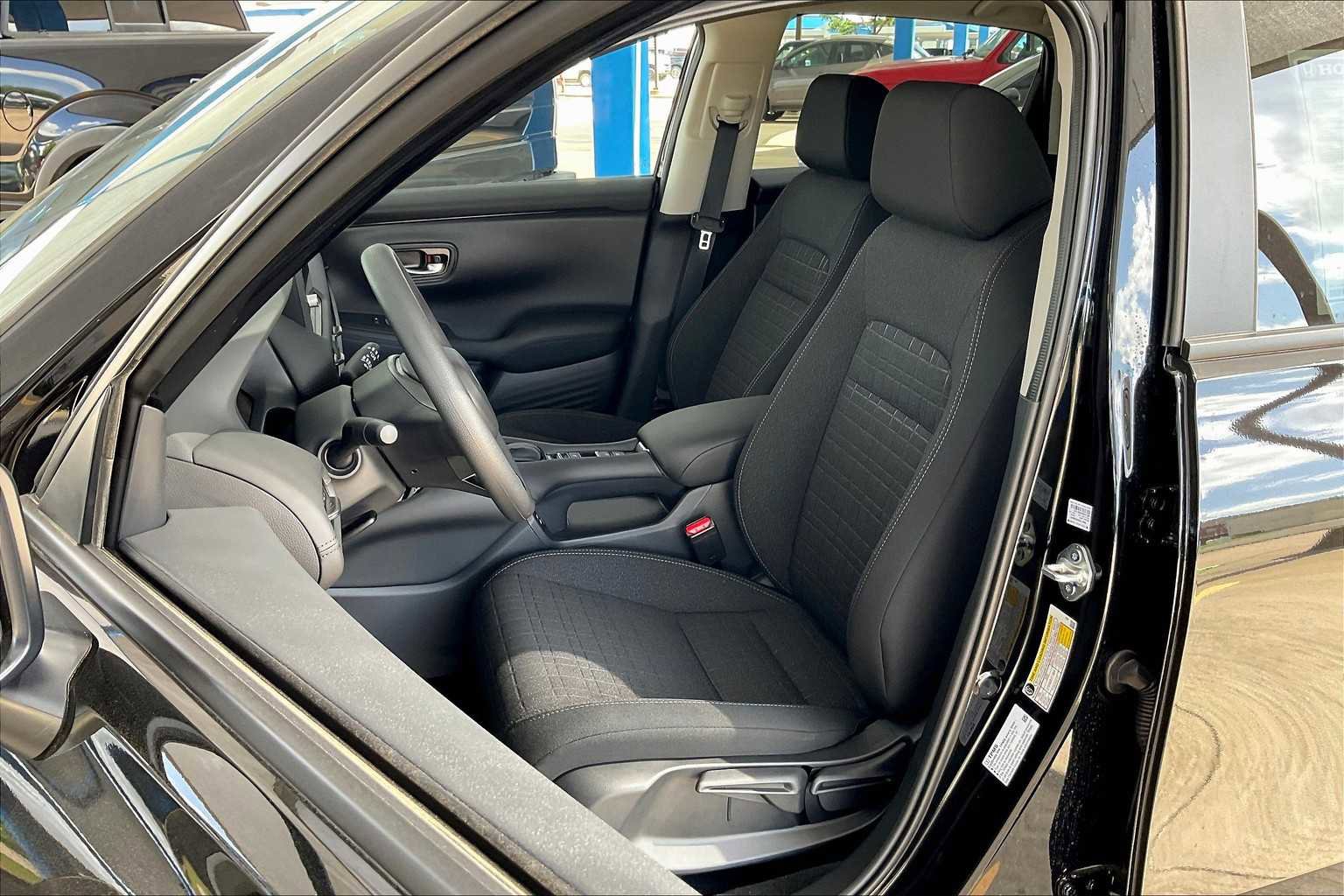 New 2026 Honda HR-V LX image 9