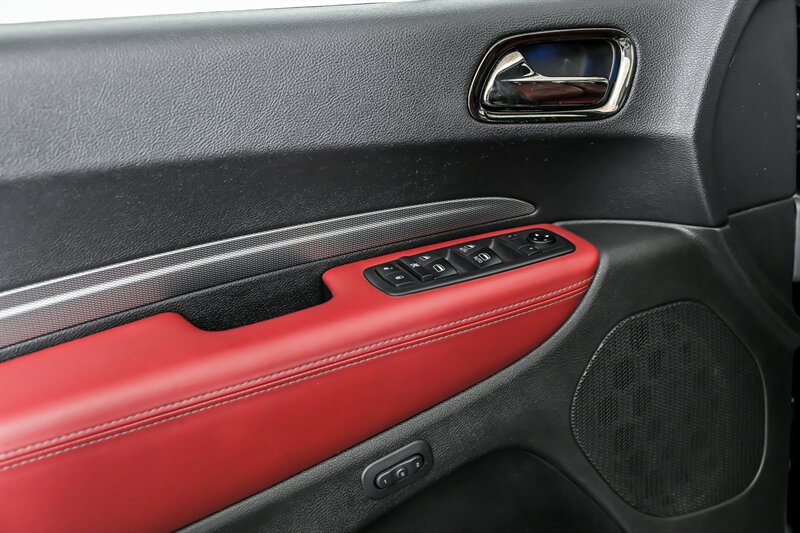 Used 2020 Dodge Durango R/T w/ Technology Group AWD/4WD image 13