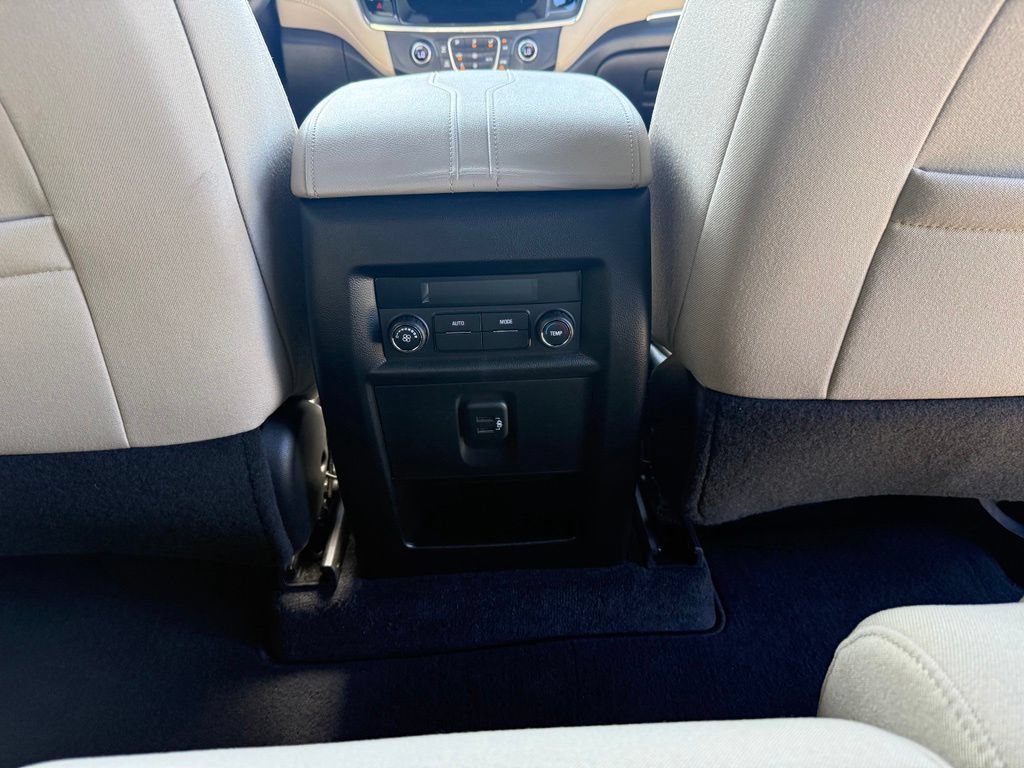 Used 2023 Chevrolet Traverse LS AWD/4WD image 19