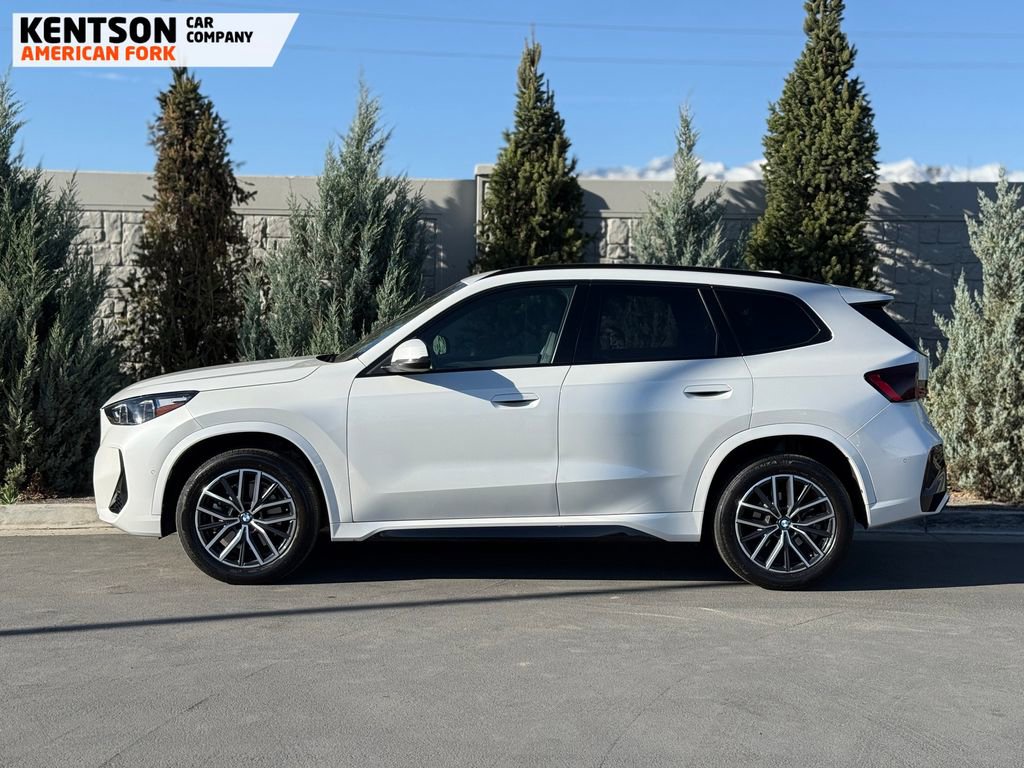 Used 2025 BMW X1 xDrive28i image 4