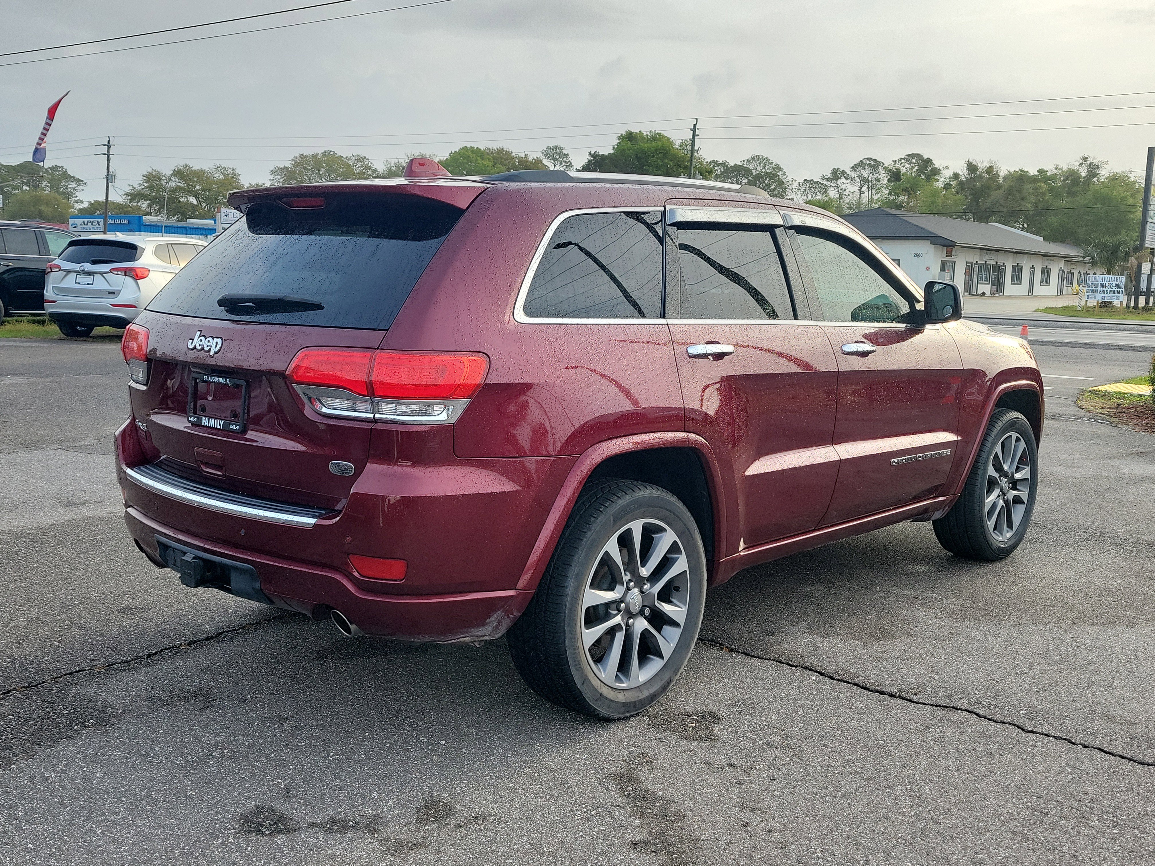 Used 2017 Jeep Grand Cherokee Overland image 6