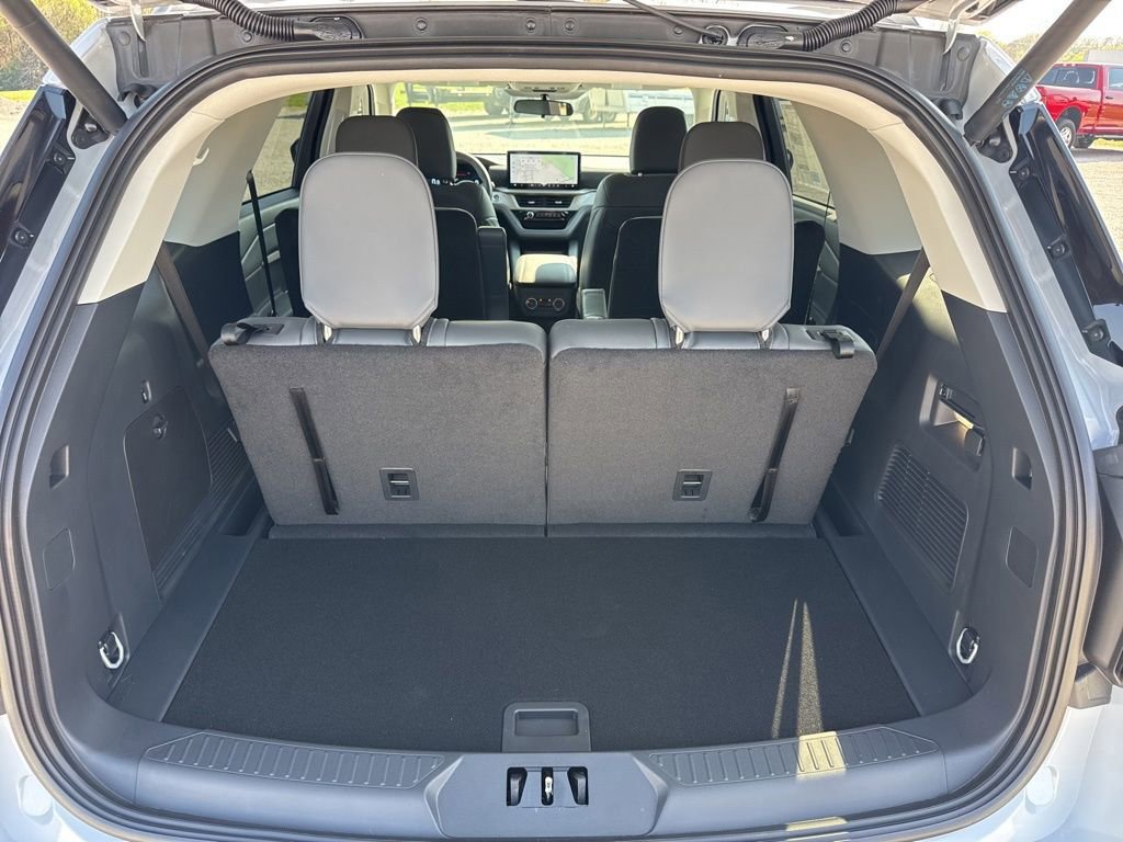 New 2026 Ford Explorer Active w/ Active Comfort Package image 13