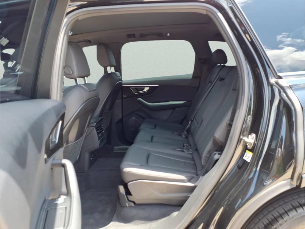 Used 2023 Audi Q7 3.0T Premium w/ Convenience Package AWD/4WD image 21