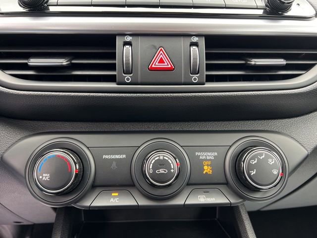Certified 2023 Kia Forte LXS w/ LXS Technology Package image 20