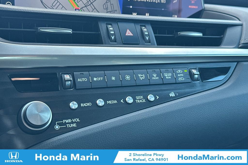 Used 2021 Lexus ES 300h w/ Premium Package image 25