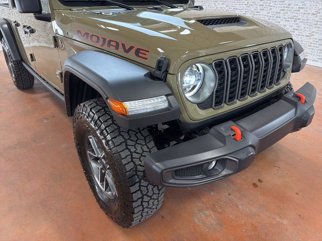 Used 2025 Jeep Gladiator Mojave w/ Safety Group image 9