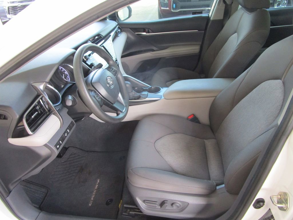 Used 2020 Toyota Camry LE image 16