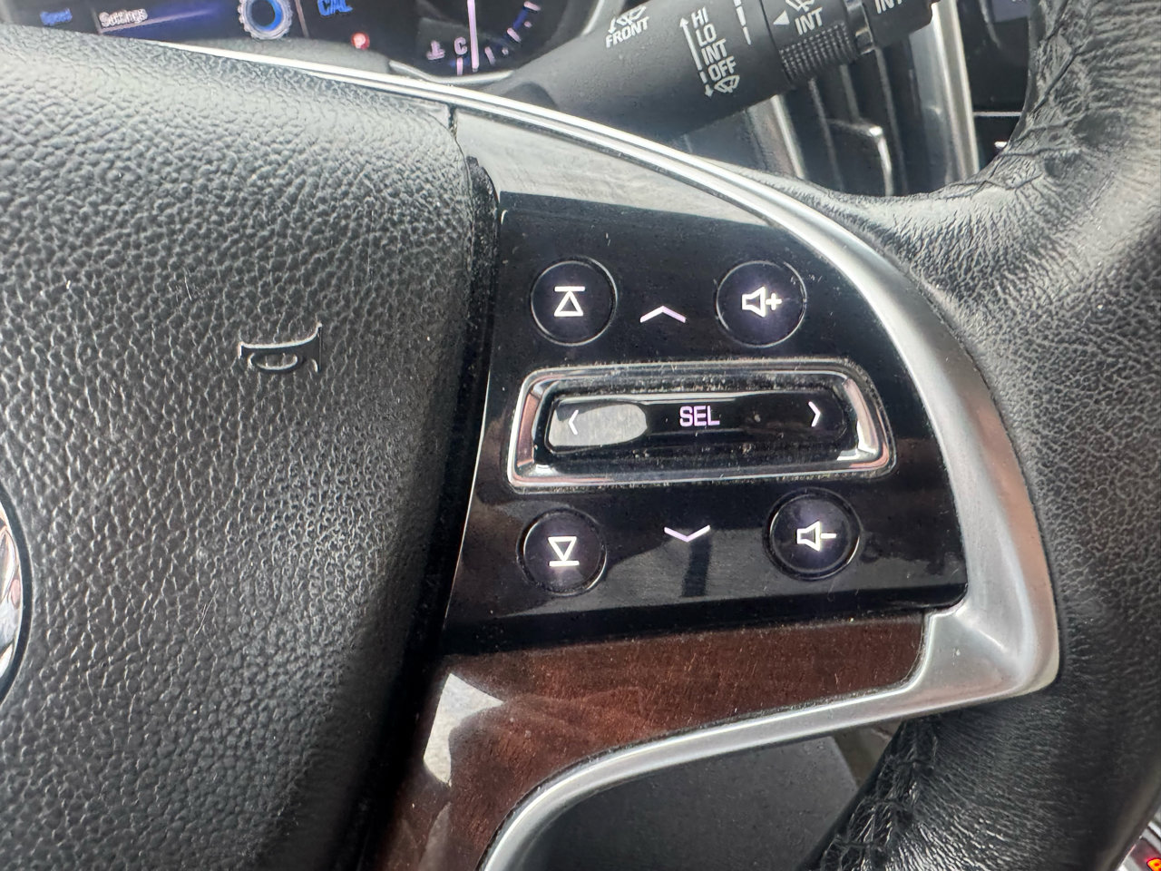 Used 2013 Cadillac SRX Luxury w/ Driver Awareness Package image 19