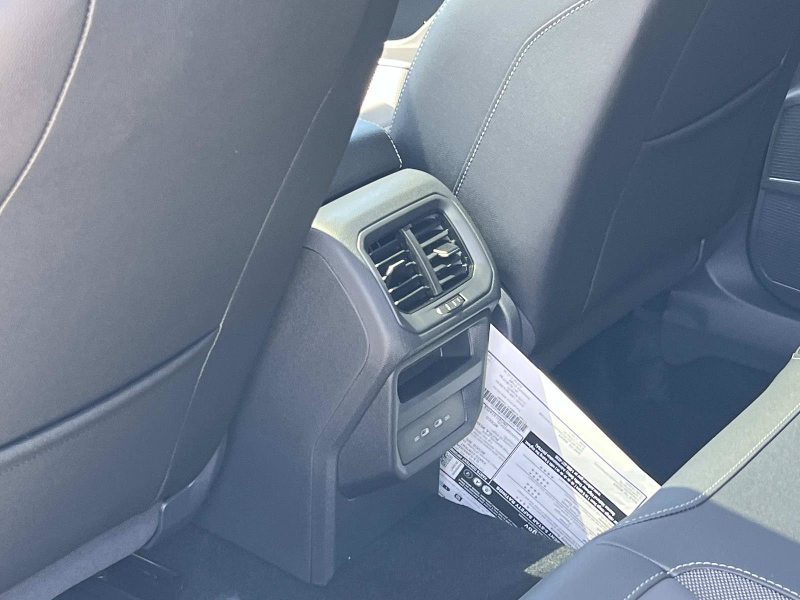 New 2026 Volkswagen Taos SE FWD image 24