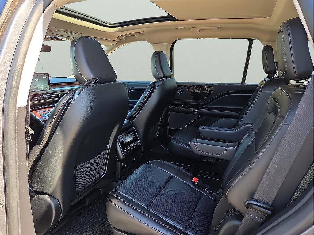 Used 2023 Lincoln Aviator Reserve w/ Elements Package Plus image 12