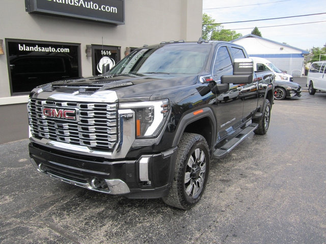 Used 2026 GMC Sierra 2500 Denali w/ Denali Reserve Package AWD/4WD image 2
