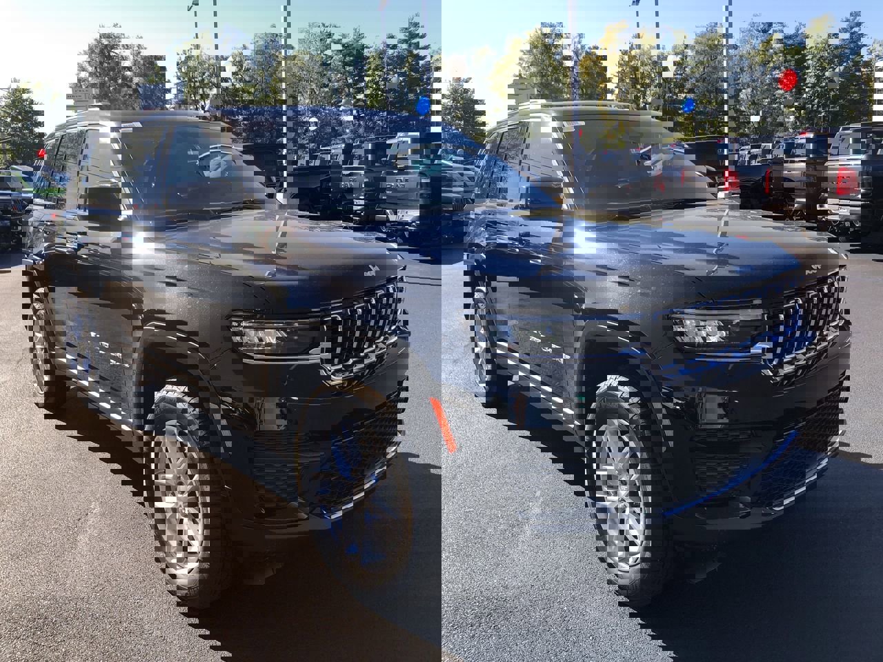 New 2025 Jeep Grand Cherokee Laredo X w/ Luxury Tech Group I image 15