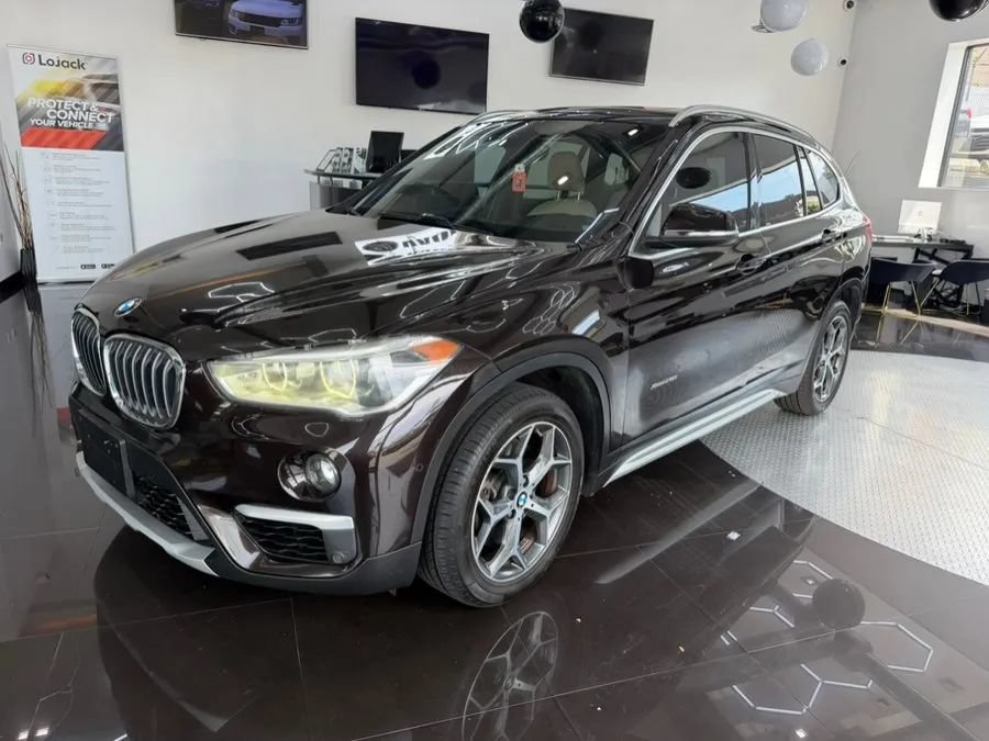 Used 2017 BMW X1 xDrive28i AWD/4WD image 2