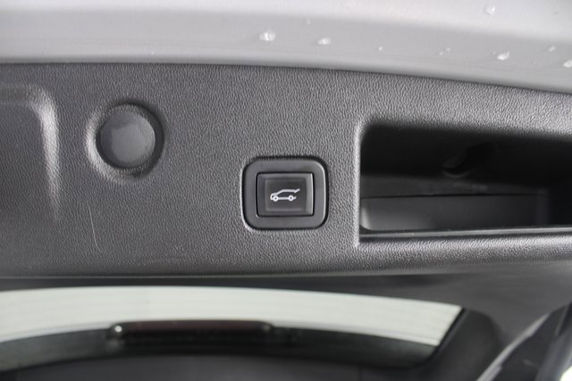 Used 2019 Chevrolet Equinox LT image 18