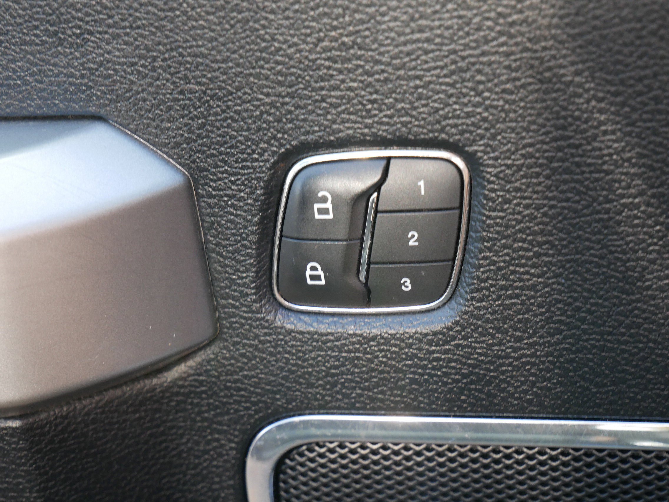 Used 2019 Ford F150 Lariat w/ Equipment Group 502A Luxury image 27