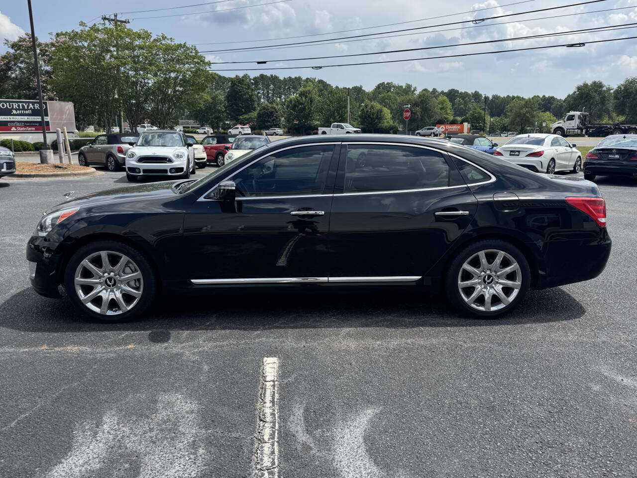 Used 2016 Hyundai Equus Signature RWD image 4