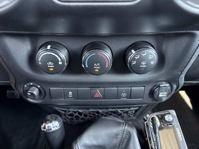 Used 2017 Jeep Wrangler Unlimited Sahara w/ Connectivity Group image 23