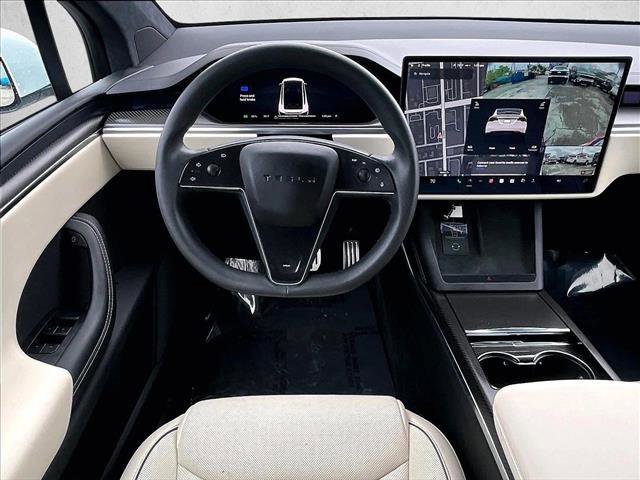 Used 2023 Tesla Model X Plaid image 5