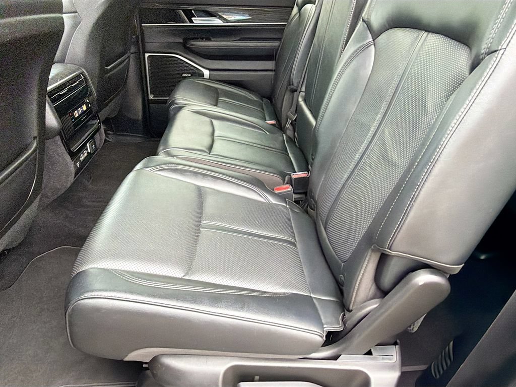Used 2022 Jeep Wagoneer Series II AWD/4WD image 37