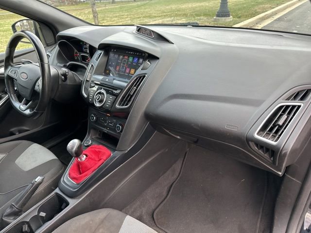 Used 2017 Ford Focus ST image 28