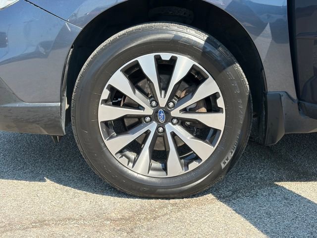 Used 2017 Subaru Outback 3.6R Limited image 2