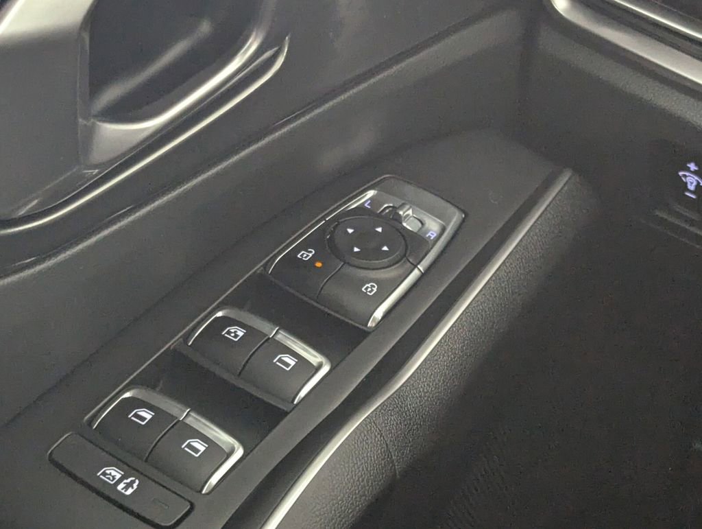 New 2025 Kia Sorento LX image 16