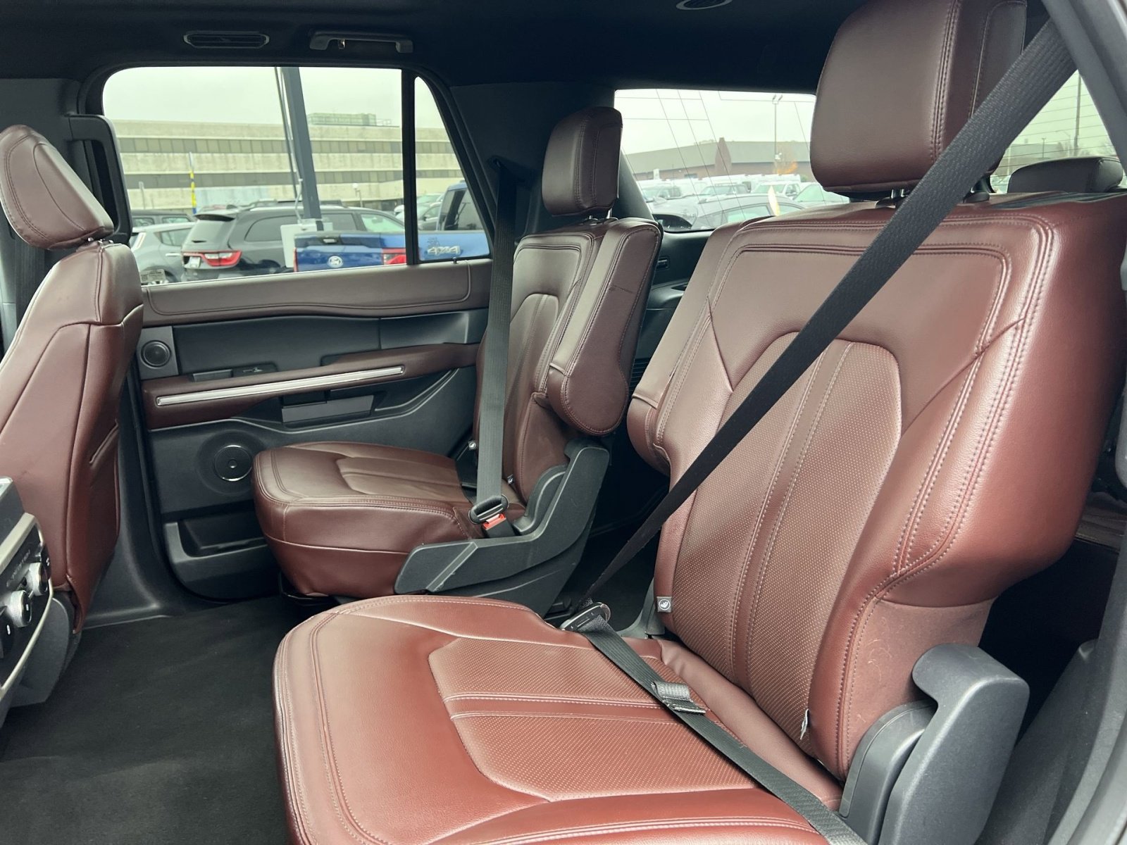 Used 2023 Ford Expedition Limited image 25