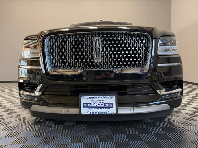 Used 2019 Lincoln Navigator Reserve AWD/4WD image 3